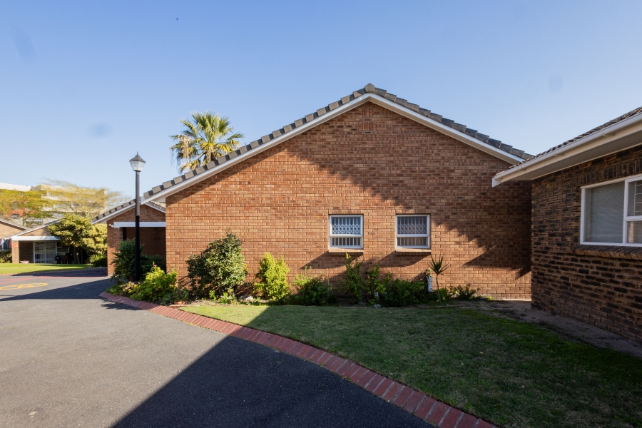 2 Bedroom Property for Sale in Kenridge Western Cape